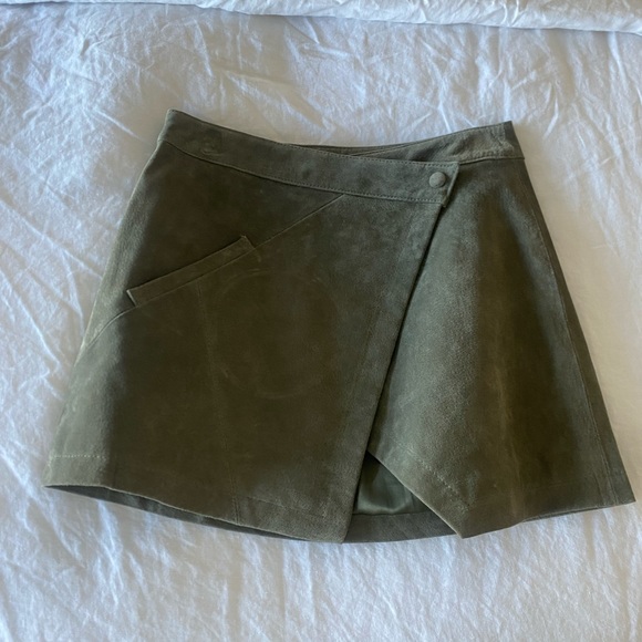 Blank NYC snap front suede skirt herb green size 25 - Picture 8 of 8